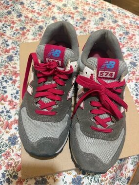 New Balance 574 Women's Sneakers Gray & Pink US 7.5